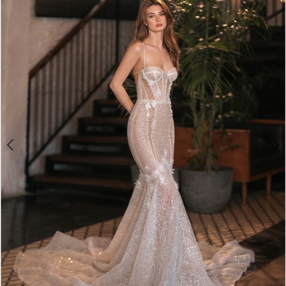 Berta - Privée
STYLE #23-P06 - Picture 3 of 7